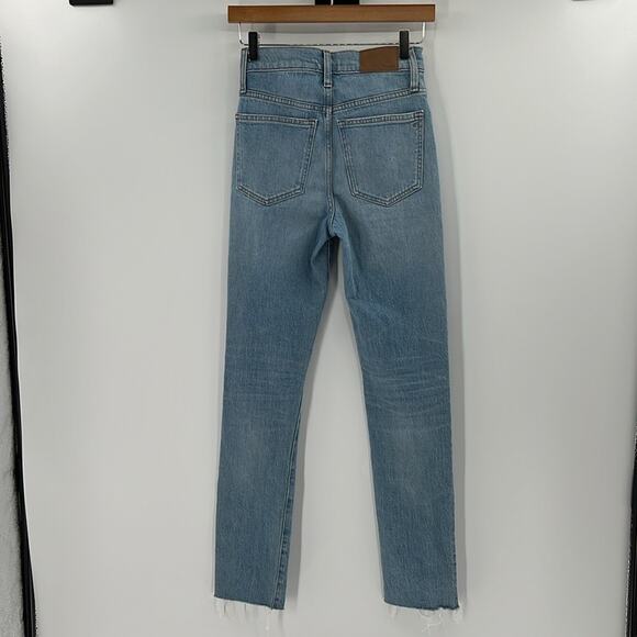 Madewell Women's The Perfect Vintage Jean with busted knee - Light Wash - 23T - Picture 9 of 10